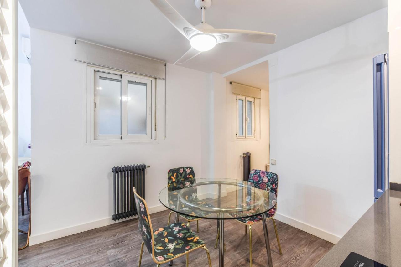 Apartamento En Malasana Apartment Madrid Bagian luar foto