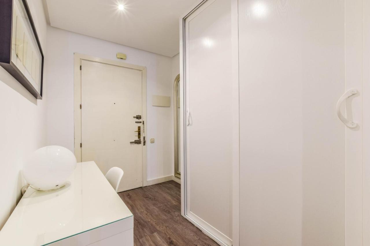 Apartamento En Malasana Apartment Madrid Bagian luar foto